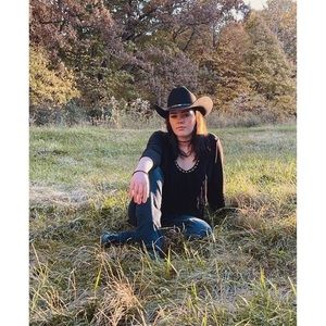 Meet your Posher, Tori